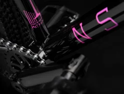 Ns-bikes Metropolis 3 - Dirtbike - Noir -Vélos Soldes Boutique Metro 3 3 scaled