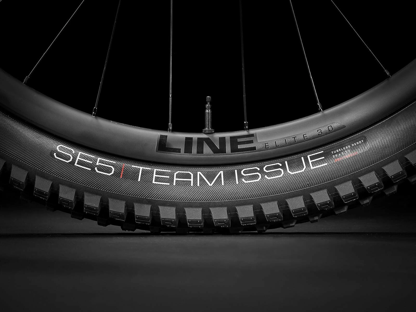 Trek Fuel EX 7 Gen 6 Matte Dnister Black 10 Trek Fuel EX 7 Gen 6 Matte Dnister Black – Image 10