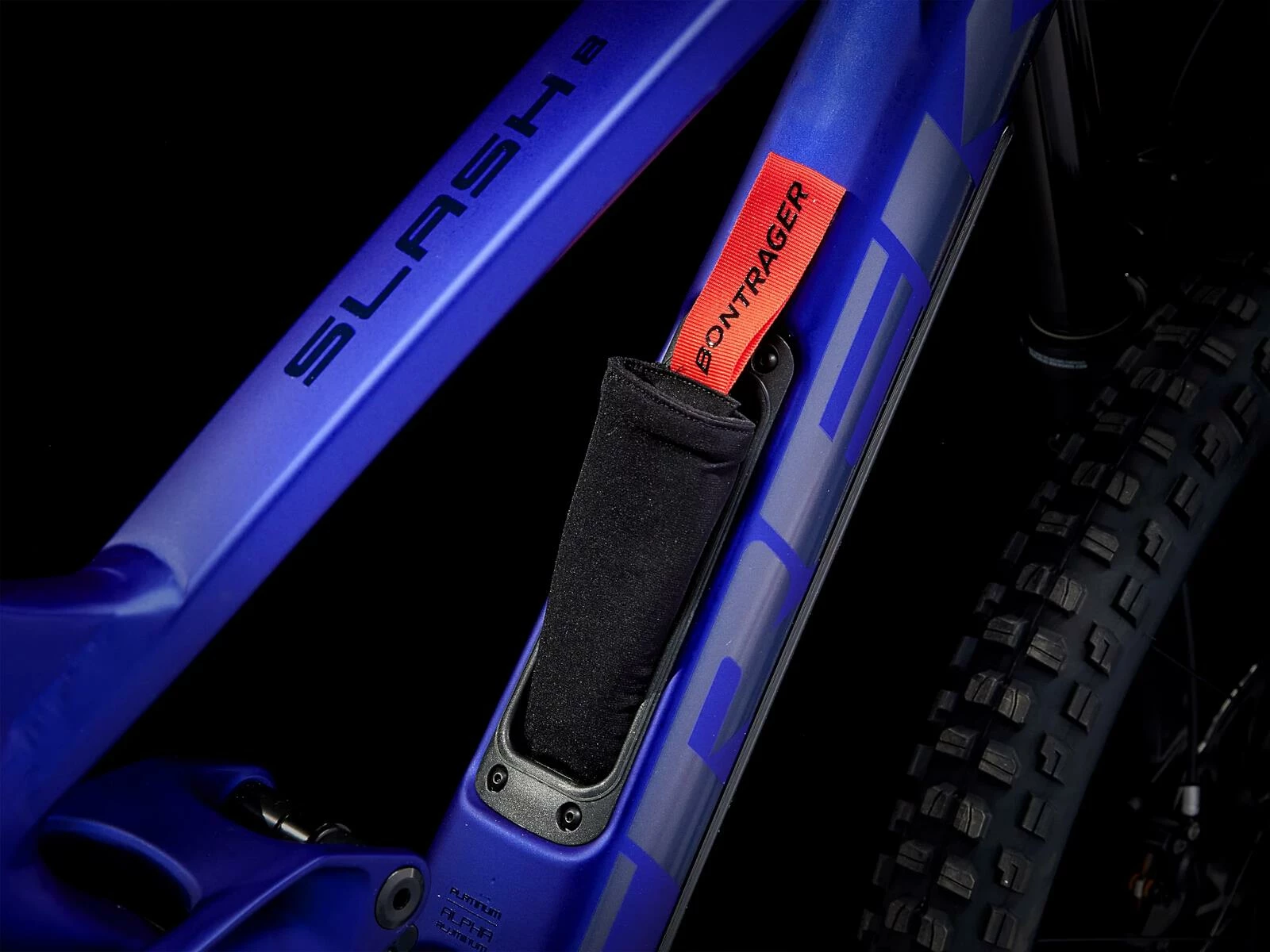 Trek Slash 8 Matte Hex Blue 5 Trek Slash 8 Matte Hex Blue – Image 5