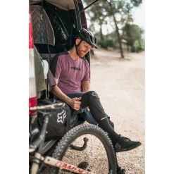 Genouillères Fox Enduro Pro Knee Guard -Vélos Soldes Boutique genouilleres fox enduro pro knee guard 1 6