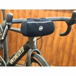 Assos Veste Veste Coupe-vent & Imperméable ASSOS MILLE GTC LÖWENKRALLE JACKET C2 -Vélos Soldes Boutique veste coupe vent impermeable assos mille gtc loewenkralle jacket c2 2